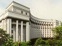 В Кабмине уверяют, что без Азарова не валяют дурака, а просто «некому поставить подпись»